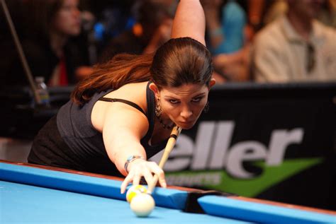 top 10 women pool players.